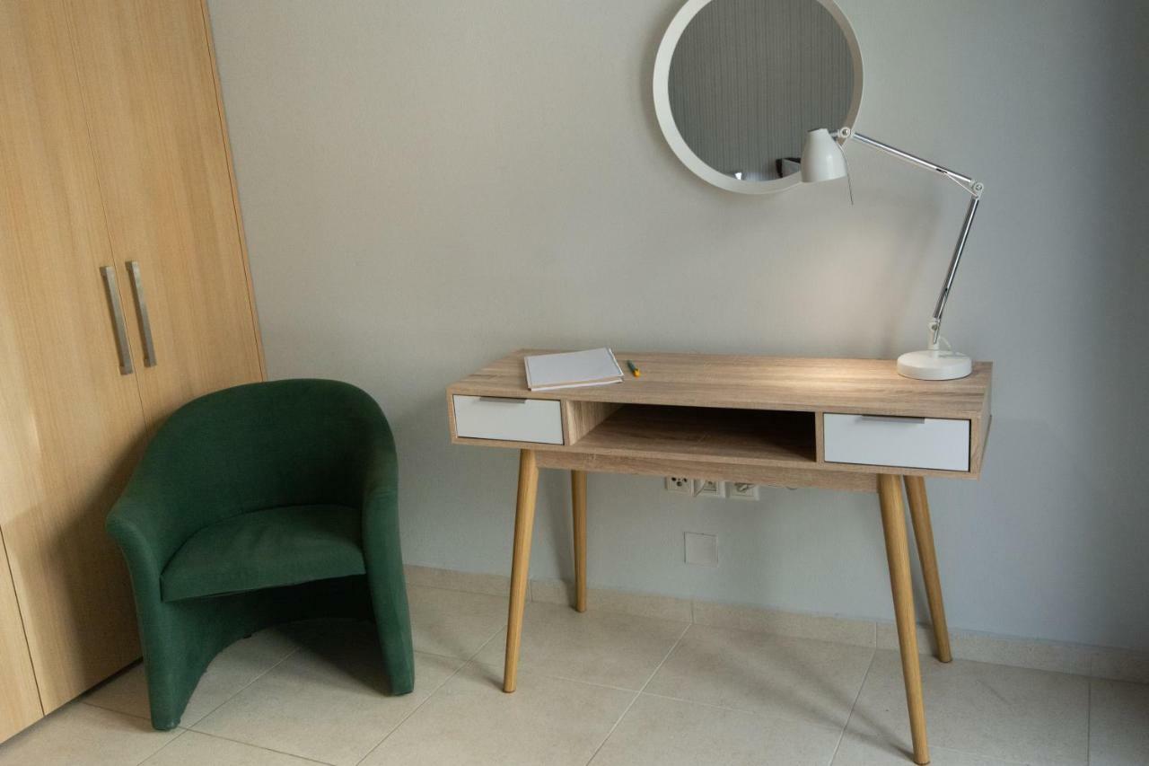 Spacious Fully Equipped 3Bd 2Bath Apt In The Heart Of City With Balconies Ac And Fast Wifi #2 Heraklion  Bagian luar foto